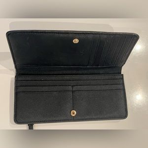 Tory Burch slim wallet great condition!